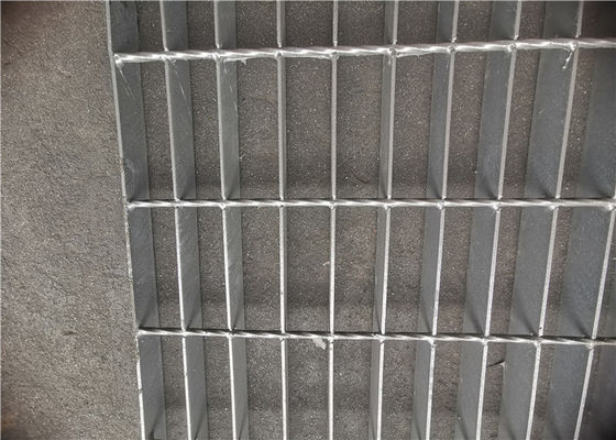 ตะแกรงเหล็กแคทวอล์สำหรับคนเดินเท้า Serrated Hot Dipped Galvanized Grating