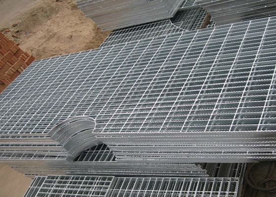 ดันล็อคพื้น Forge Walkway ตะแกรงเหล็กสำหรับคลังสินค้า