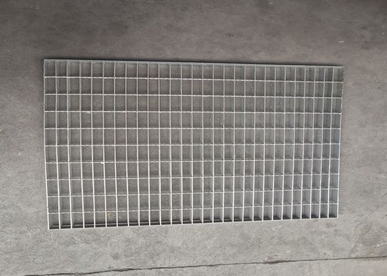 ตะแกรงเหล็กแคทวอล์สำหรับคนเดินเท้า Serrated Hot Dipped Galvanized Grating