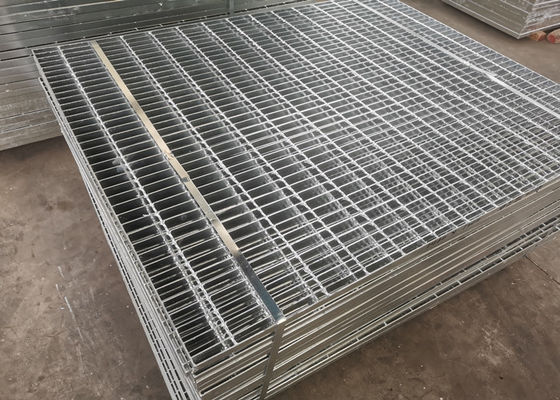 เหล็กกล้าคาร์บอน Q235 แคทวอล์ค Steel Grating 75x10mm Anti Corrosion