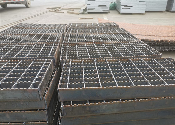 Q235 ความต้านทานลมตะแกรงเหล็กเชื่อมความกว้าง 1500 มม. ISO9001 Approved
