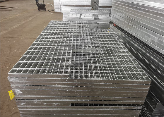 Q235 ความต้านทานลมตะแกรงเหล็กเชื่อมความกว้าง 1500 มม. ISO9001 Approved