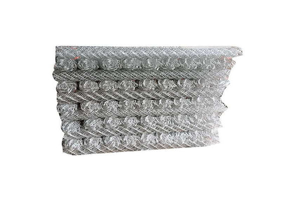 รั้วตาข่ายไซโคลนเคลือบสังกะสี 60 * 60 มม. Pvc Coated Diamond Mesh