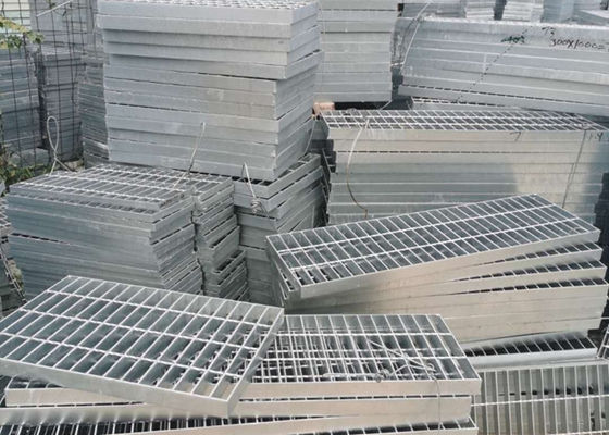 ตะแกรงเหล็กชุบสังกะสีแบบล็อคด้วยไฟฟ้า Q235 Grate Metal Sheet
