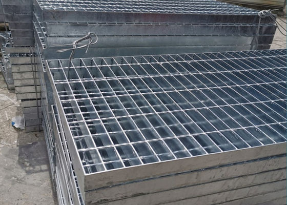 ตะแกรงเหล็กชุบสังกะสีแบบล็อคด้วยไฟฟ้า Q235 Grate Metal Sheet