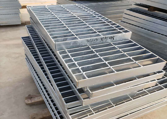 แพลตฟอร์มกลางแจ้ง แคทวอล์ค ตะแกรงเหล็ก 1000x1000 Mm สแตนเลส 304