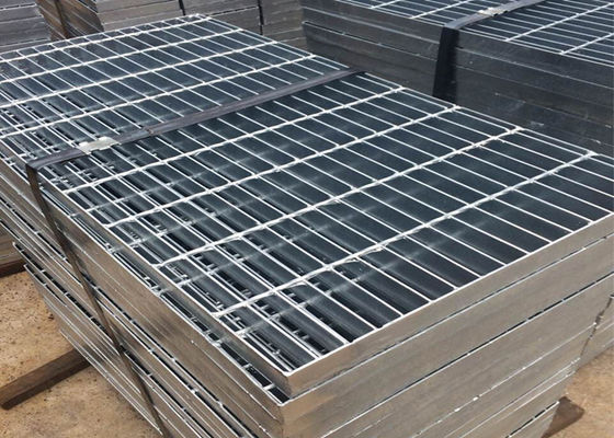 Anti Skid Q345 ตะแกรงเหล็กเชื่อมกว้าง 1250 มม. จุ่มร้อนชุบสังกะสี