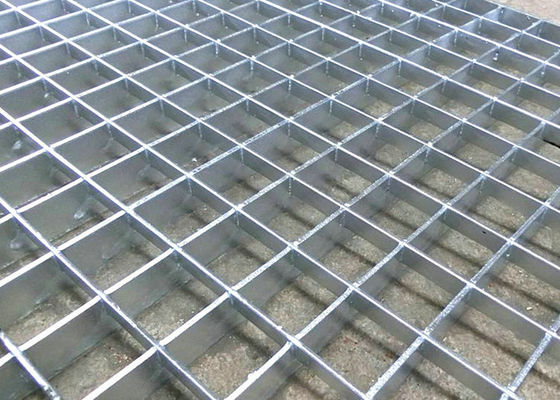 Anti Skid Q345 ตะแกรงเหล็กเชื่อมกว้าง 1250 มม. จุ่มร้อนชุบสังกะสี
