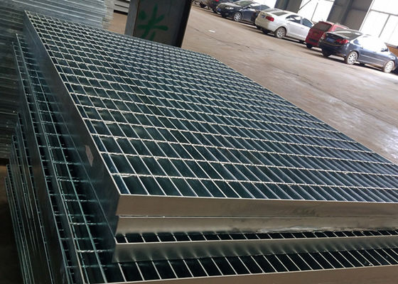 รายละเอียดฟัน ISO9001 ทางเดินตาข่ายตะแกรงป้องกันการลื่นไถลสำหรับโรงงานเคมี