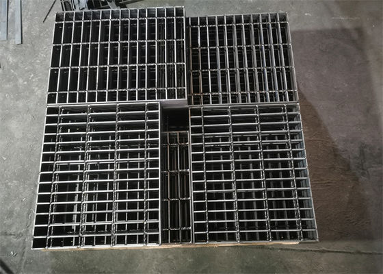 โครงสร้างเบาแผงตะแกรงเหล็กชุบสังกะสี Ditch Cover Plate สำหรับโรงเรียน