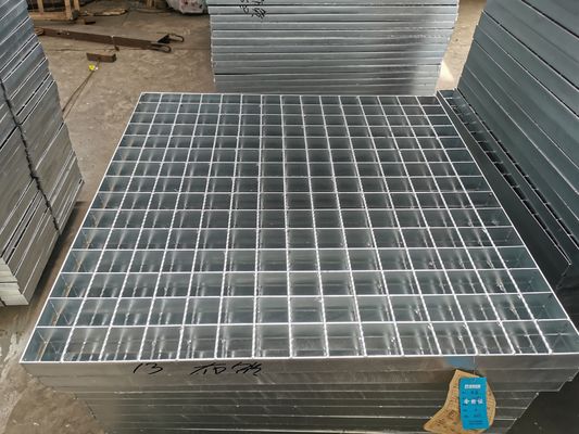 ตะแกรงเหล็กชุบสังกะสีขนาด 32x3 มม. Swage ล็อคสำหรับทางเดินรถ