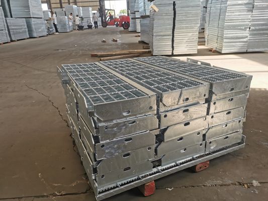 Anti Slip Perforated Stair Treads ตะแกรงเหล็ก Hot Dip Galvanized 65X5mm