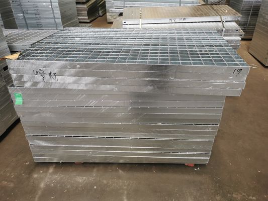 32 * 3mm Workshop Weld Stair Treads ตะแกรงเหล็กป้องกันการลื่นไถลป้องกันการระเบิด
