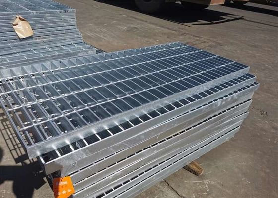 SGS Industrial Serrated เหล็กกล้าคาร์บอน Bar Grating จุ่มร้อนชุบสังกะสี