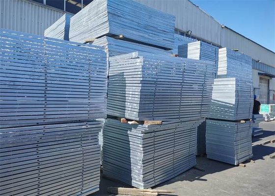 304 SS 316SS ตะแกรงเหล็กคาร์บอน Driveway Grating ความยาว 12m ความแข็งแรงสูง