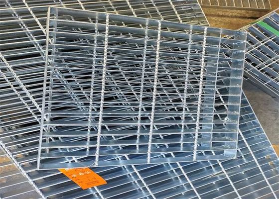 ท่อระบายน้ำเทศบาล Q345 ตะแกรงเหล็ก Driveway Grating Serrated Type
