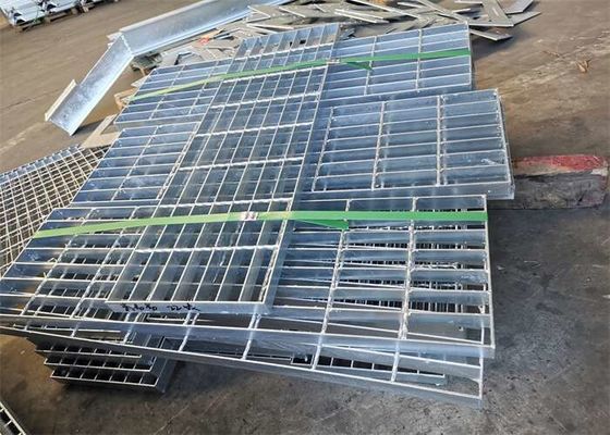 ท่อระบายน้ำเทศบาล Q345 ตะแกรงเหล็ก Driveway Grating Serrated Type