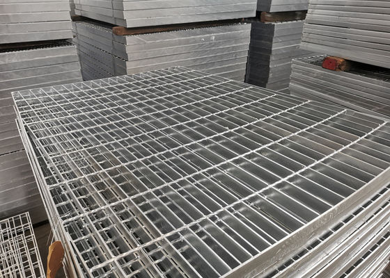 ความกว้าง 2 เมตรน้ำหนักเบา Walkway Grating Powder Coating Pressure Welding