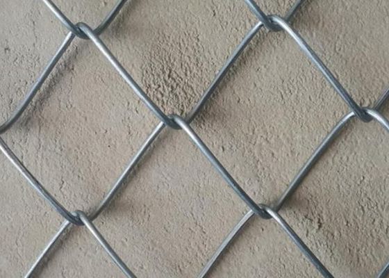 สนามกีฬาสนามเด็กเล่นรั้ว Link Chain Diamond 20m กว้าง 75X75mm